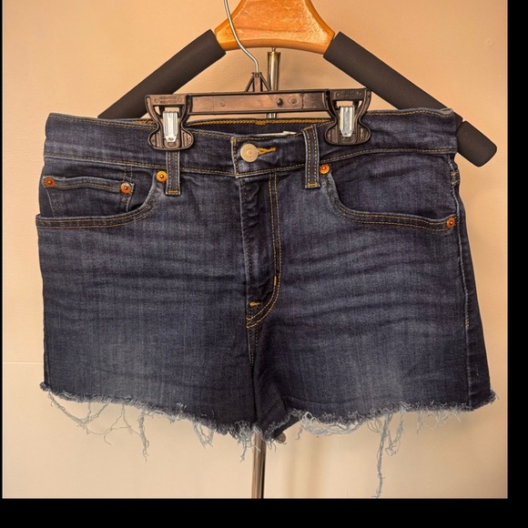 Levi’s Navy Jean Shorts with Frayed Hem and High Waist 28W, summer, stretchy - Picture 3 of 7